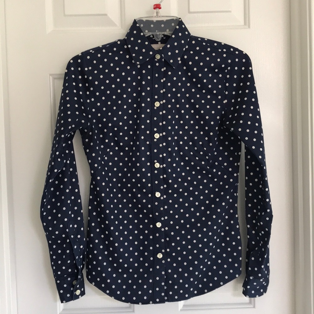 Like New! Polka dot shirt blue and white